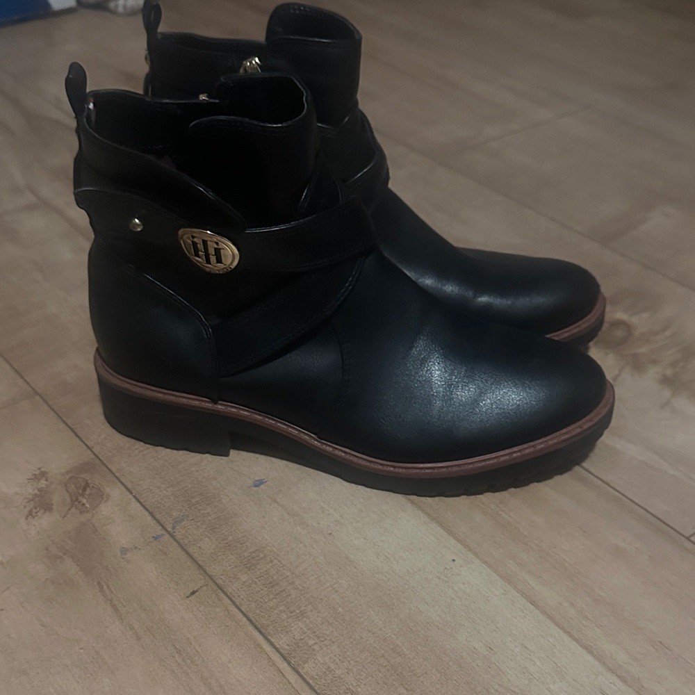 Tommy Hilfiger Black Kids Ankle Boots with Gold Logo Accent